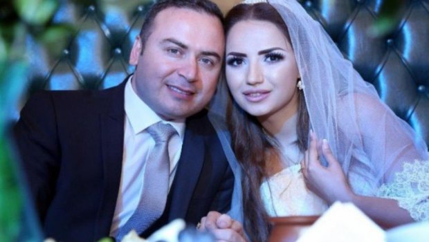 “Heç cürə boşana bilmirəm”