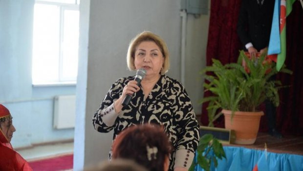 Sumqayıtda "Son zəng" də məktəb direktoru Fəridə Cəlilova məzunları təhqir edib, qovdu - VİDEO