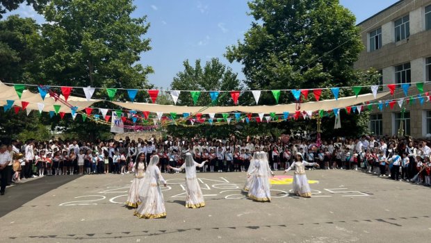 "Konstitusiya və Suverenlik İli" və Son zəng: İkiqat sevinc - FOTO