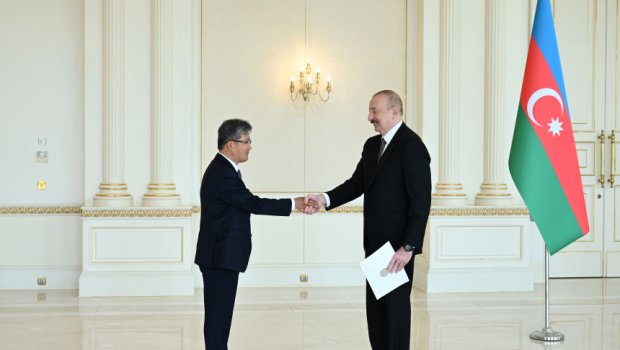 İlham Əliyev Koreya Respublikasının yeni səfirini qəbul edib - FOTO