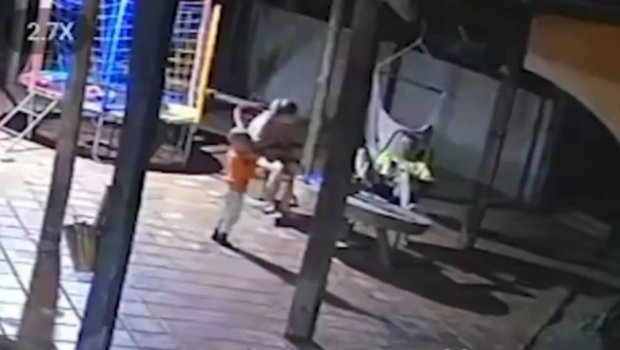 2 yaşlı uşaq atasının tapançası ilə anasını vuraraq öldürdü – ANBAAN VİDEO