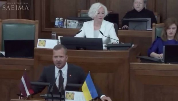 Latviyada rus dilini müdafiə edən deputat TUTULDU – VİDEO
