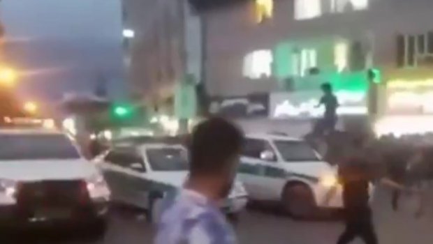 Tehranda iğtişaşlar başladı, insanlar küçələrə çıxdı – VİDEO