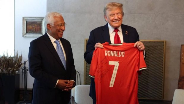 Ronaldo Trampa imzalı formasını GÖNDƏRDİ