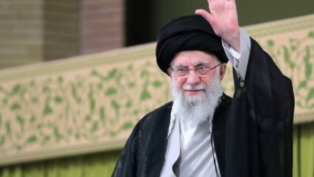 Ayətullah Xamenei: İran xalqı heç bir diktəyə boyun əymir