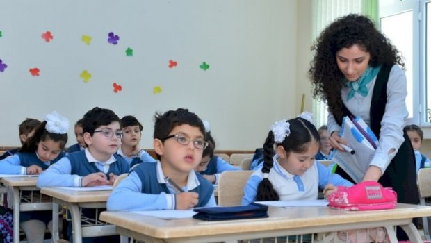 Azərbaycanda müəllimlərin MAAŞI ARTIB