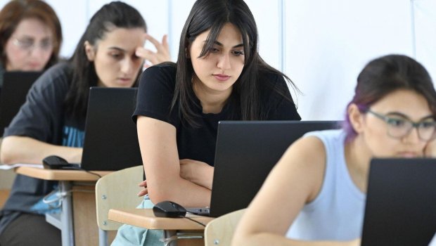 Bu gün 4330 müəllim sertifikasiyadan KEÇƏCƏK