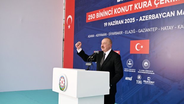 İlham Əliyevin Türkiyə səfərindən görüntülər - VİDEO