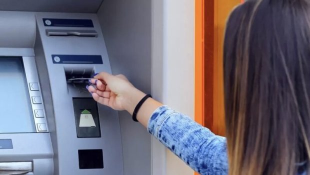 Bankomat istifadəçilərinə vacib xəbərdarlıq: Bu düyməyə basmadan əməliyyata başlamayın