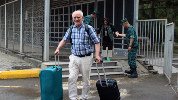 İrandan Azərbaycana xarici vətəndaşların təxliyəsi davam edir - FOTO