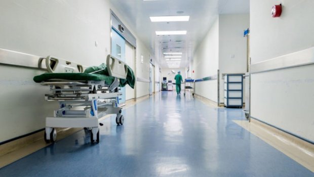 Bakıda 10-cu sinif şagirdi tanımadığı şəxsi bıçaqladı