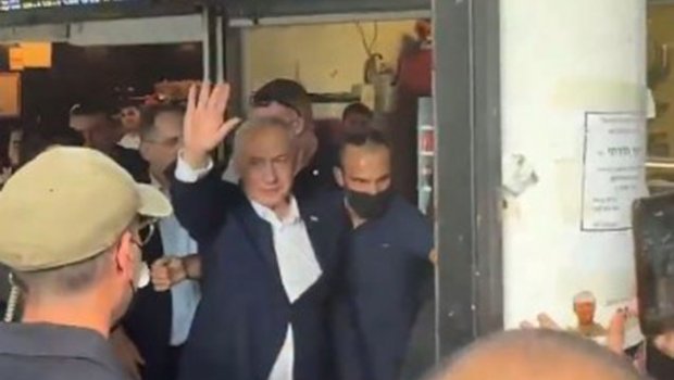 Netanyahu İsrail küçələrində coşqu ilə qarşılandı: “Gəl, kofe iç” – VİDEO