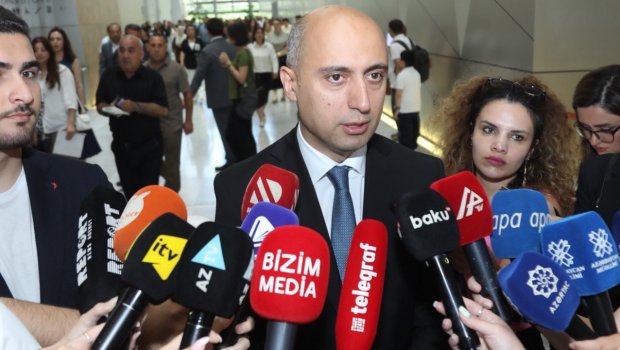 İmtahan suallarının çətinliyi ilə bağlı iddialara NAZİRDƏN REAKSİYA