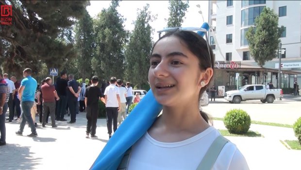 Xankəndidə yürüşü izləyənlər öz sevinclərini belə bölüşdülər - VİDEO