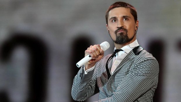 Dima Bilanın səsi tutuldu