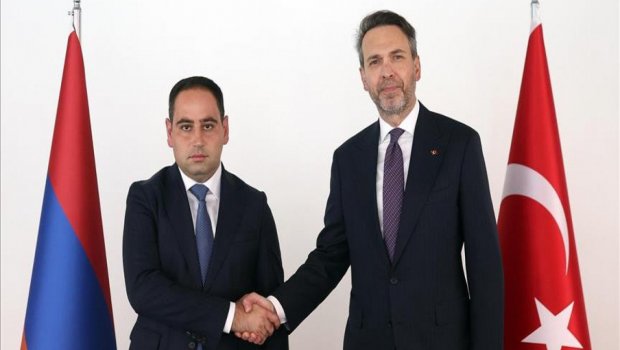 Türkiyə və Ermənistan nazirləri görüşüb