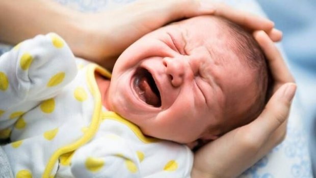 19 yaşlı gənc ana qızını çox ağladığı üçün öldürdü
