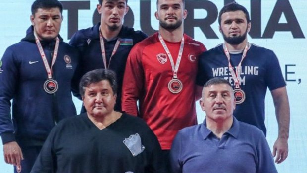 Güləşçimiz Türkiyədə qızıl medal QAZANDI