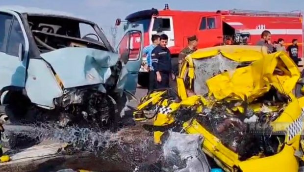 Naxçıvanda ağır qəza: Ölənlər və yaralananlar var - FOTO