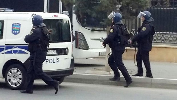 Qaradağda ƏMƏLİYYAT - Polisə müqavimət göstərən narkotacir ZƏRƏRSİZLƏŞDİRİLDİ