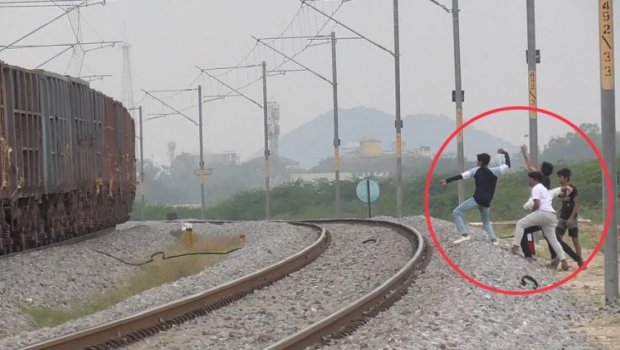 Azərbaycanda 5 ayda sərnişin və yük qatarlarına 16 dəfə daş atılıb