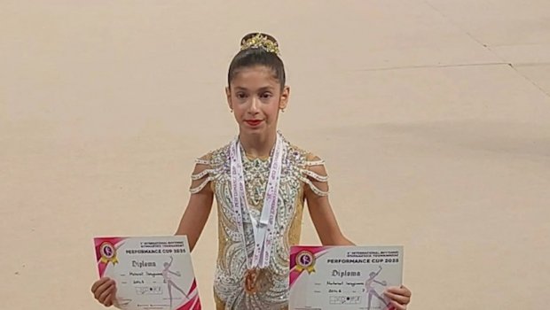 10 yaşlı gimnastın vətənpərvərlik nümayişi — FOTO