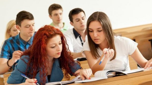 Universitetlərdə rus dilində tədrisin dayandırılması xəbəri feykdir - EKSKLÜZİV