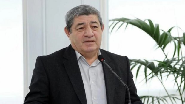 “”Vopşe", "tak çto", “znaçit” sözləri lüğətə salınsın deməmişəm” - Nizami Cəfərov