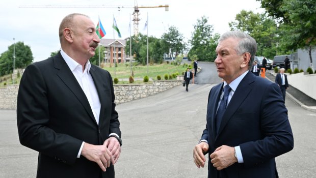 İlham Əliyev və Şavkat Mirziyoyev Xankəndidəki “Businesstex JV” tikiş fabrikində - FOTO
