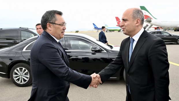 Qırğızıstan Prezidentinin Azərbaycana səfəri başa çatdı