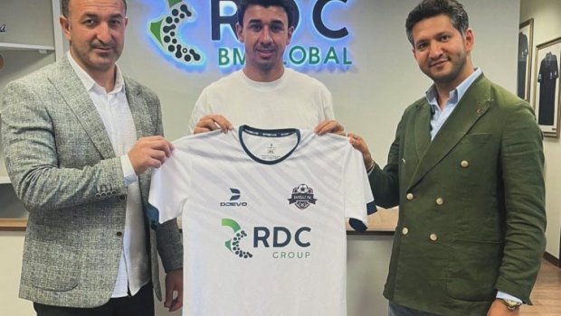 “Neftçi”dən ayrılan futbolçu bu kluba keçdi