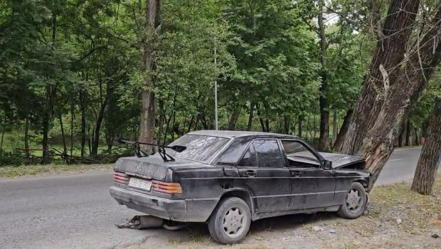 Şəkidə avtomobil ağaca çırpıldı – Xəsarət alan var - FOTO/VİDEO