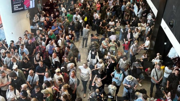 Rusiya aeroportlarında İZDİHAM YAŞANIR - ANBAAN VİDEO