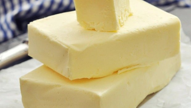 Ölkəyə gizli yolla külli miqdarda kərə yağı və tük tökülməsi üçün vasitə gətirən şəxs yaxalandı