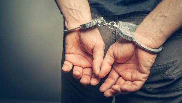 Şantajla məşğul olan 17 və 18 yaşlı gənclər tutuldu