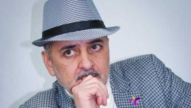 Əməkdar artist istefa verdi