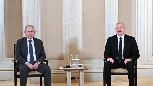 İlham Əliyevin Nikol Paşinyanla görüşü BAŞLADI - FOTO/VİDEO