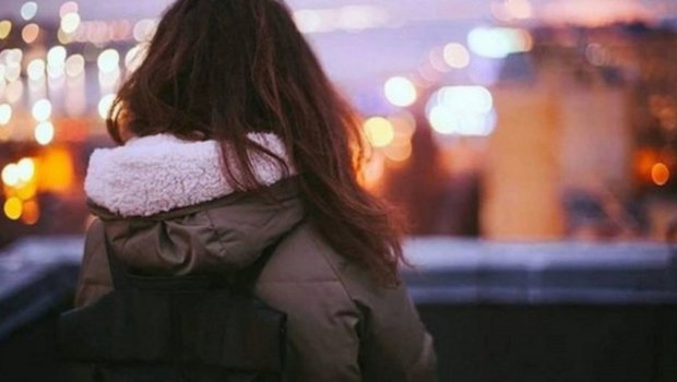 Bakıda 14 yaşlı qız İTKİN DÜŞDÜ