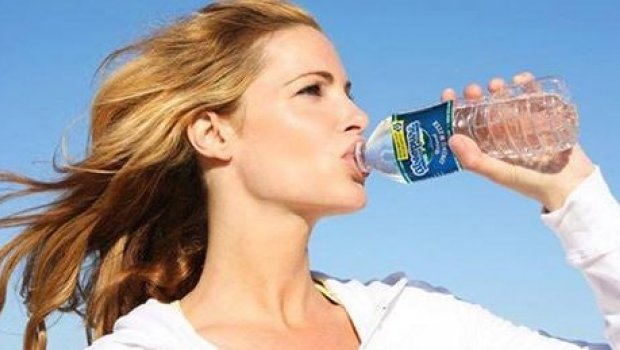 Mineral su, limonad, yoxsa çay? - İsti havada susuzluğu yatırmaq üçün ən yaxşı içkilər