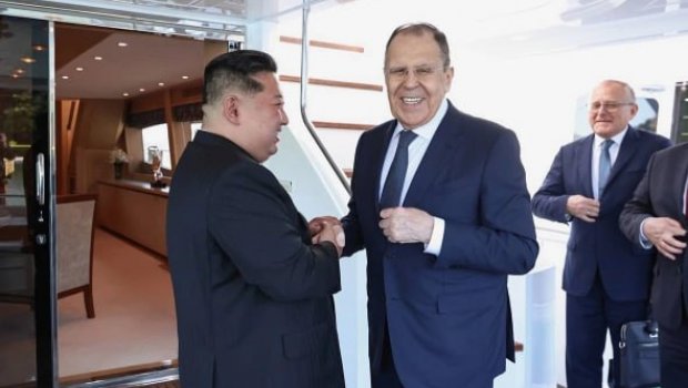 Kim Çen In Lavrovu qəbul edib