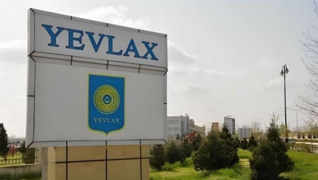 Yevlaxda kişi ögey qardaşını qətlə yetirib