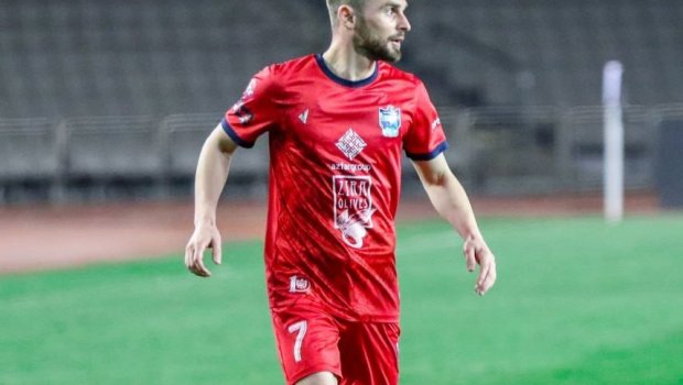 “Zirə”dən ayrılan futbolçu “Kəpəz”ə keçir