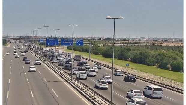 Bakıda qəza: Yolda tıxac yarandı