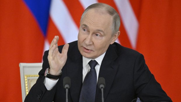 Putinin qəribə VƏRDİŞİ