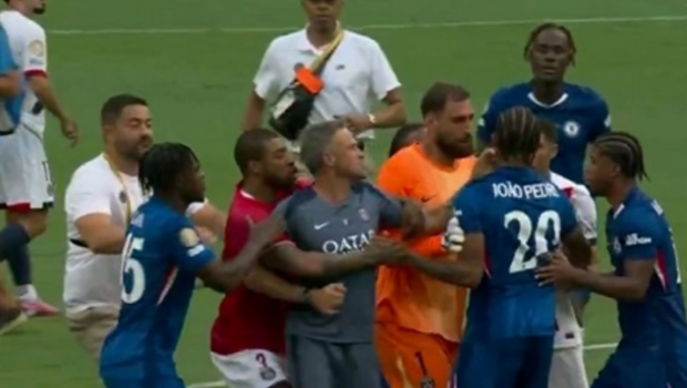 PSJ-nin qapıçısı ilə "Çelsi"nin futbolçuları arasında DAVA - VİDEO
