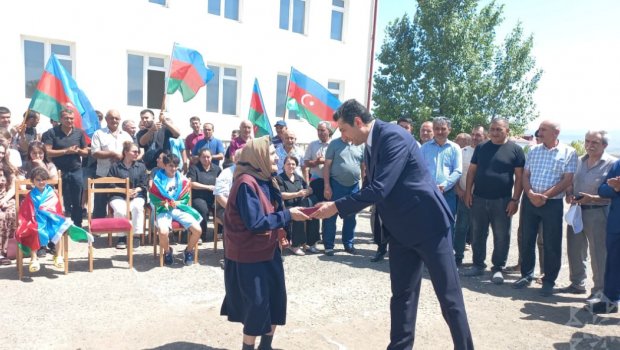 Xocalının Təzəbinə kəndində 28 ailəyə evlərinin açarları təqdim olundu – FOTO