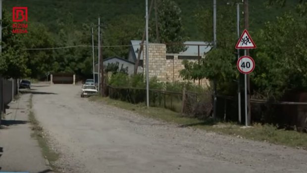 Yol var, amma getmək olmur - Orta Zəyzidə nə vaxt asfalt ÇƏKİLƏCƏK? – FOTO