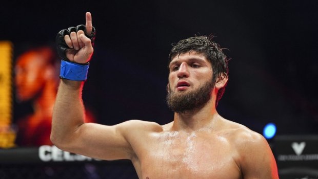 Rusiyalı MMA döyüşçüsü küçədə güllələndi – ANBAAN VİDEO