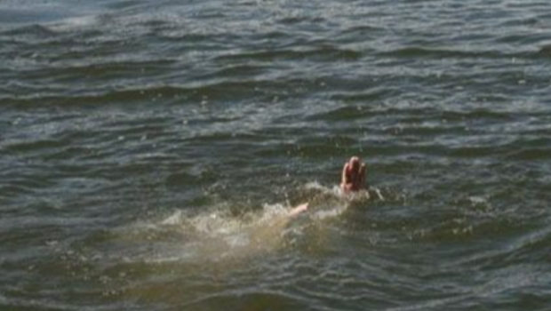 Şüvəlan çimərliyində bir nəfər batdı - Axtarışlar DAVAM EDİR