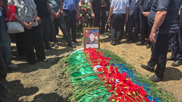 31 il sonra qalıqları tapılan xaçmazlı şəhid doğma torpağında DƏFN EDİLDİ - FOTO